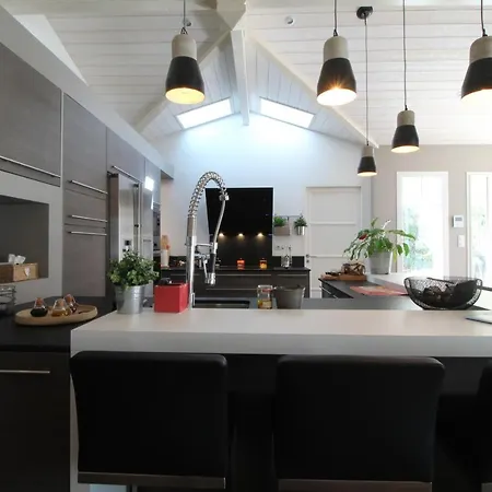 Vakantiehuis Superbe Design Avec Piscine Chauffee *