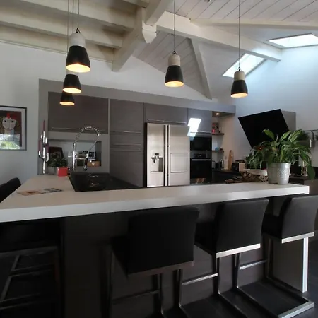 Superbe Design Avec Piscine Chauffee Vakantiehuis *