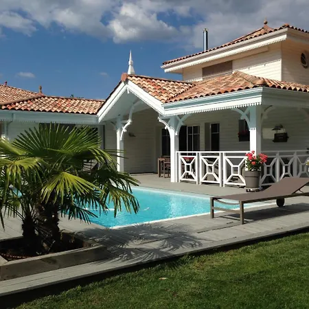 Vakantiehuis Superbe Design Avec Piscine Chauffee