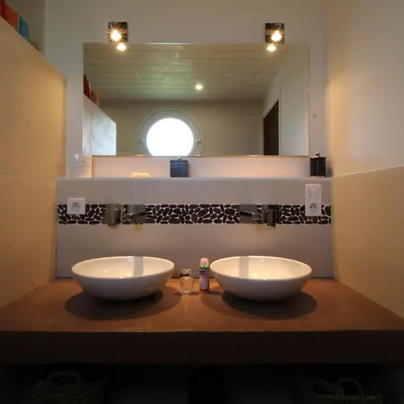 Vakantiehuis Superbe Design Avec Piscine Chauffee